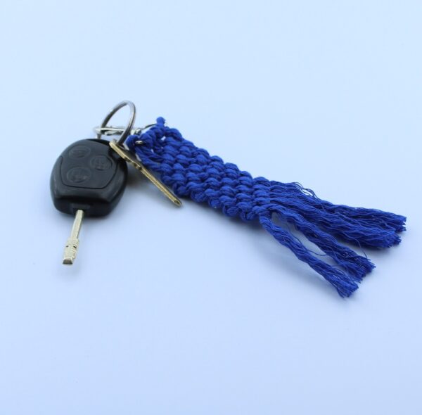 Handcrafted Macramé Festón Keychain - Image 8