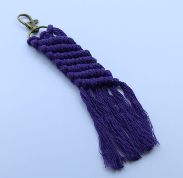 Handcrafted Macramé Festón Keychain - Image 7