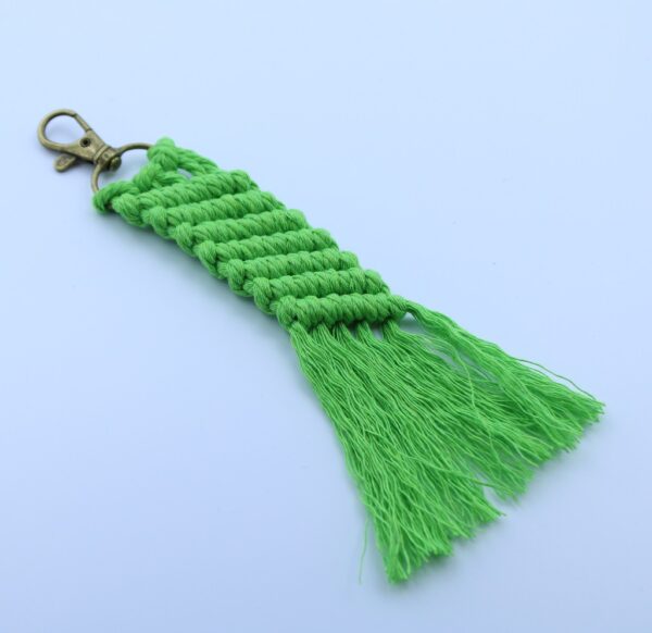 Handcrafted Macramé Festón Keychain - Image 2